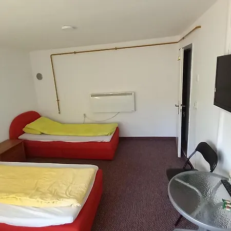 Pensjonat Mahala - Free Garage