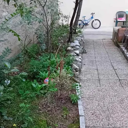 Mahala - Free Garage בית הארחה 2*