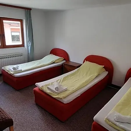 Mahala - Free Garage Pensjonat