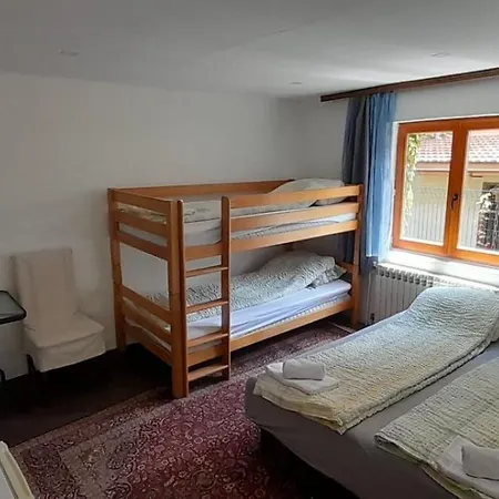 Pensjonat Mahala - Free Garage