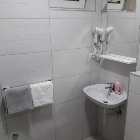 Mahala - Free Garage