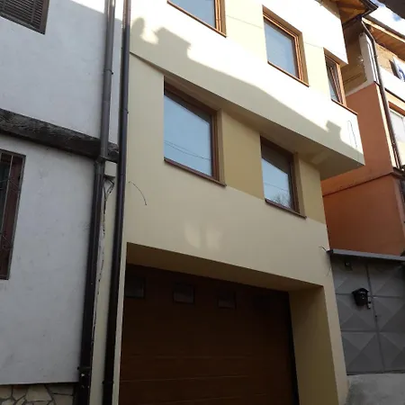 Mahala - Free Garage Pensjonat