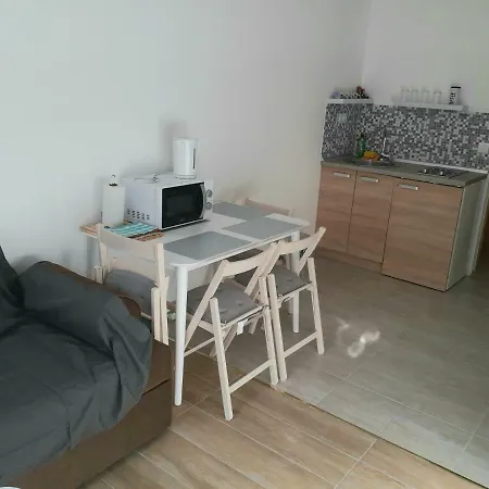 Mahala - Free Garage Pensjonat