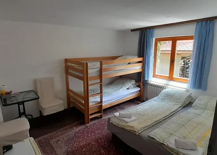 Konukevi Mahala - Free Garage