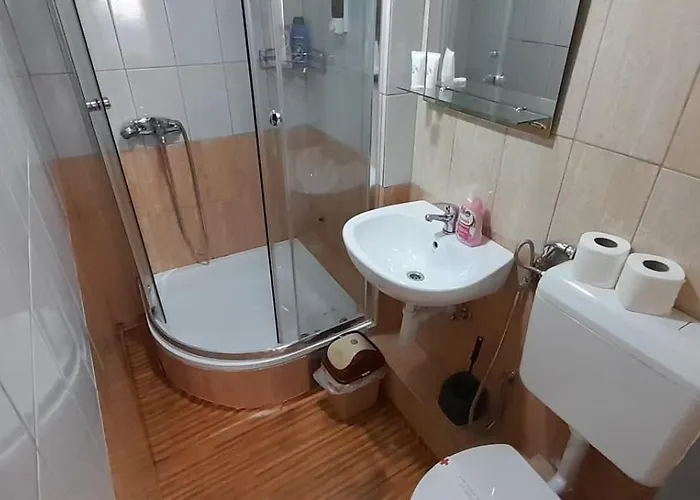 Konukevi Mahala - Free Garage 3*