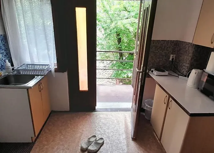 Mahala - Free Garage