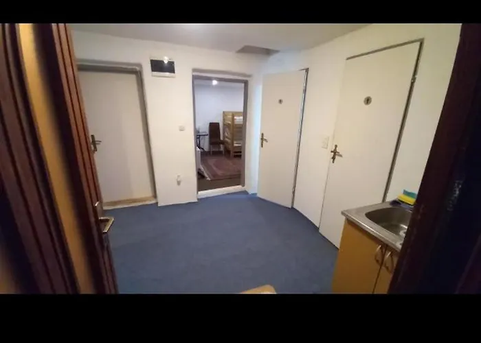 Konukevi Mahala - Free Garage Saraybosna