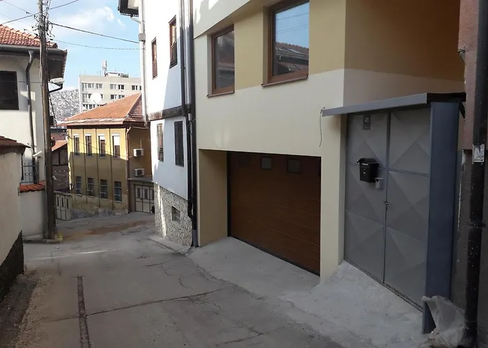 Konukevi Mahala - Free Garage 3*