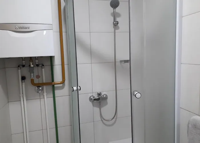 Konukevi Mahala - Free Garage 3*