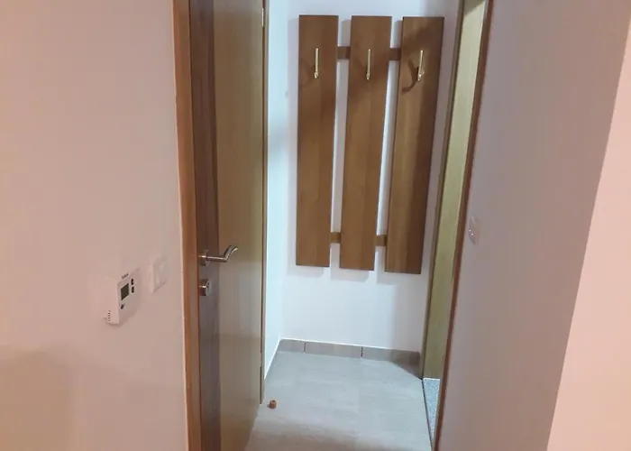 Konukevi Mahala - Free Garage Saraybosna