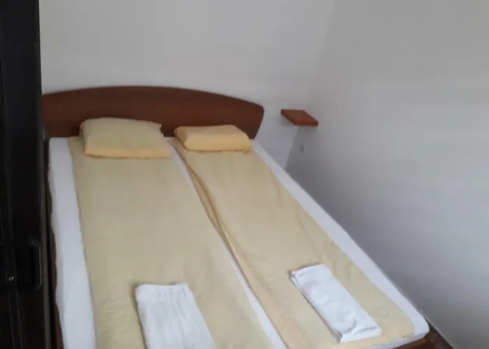 Mahala - Free Garage Πανσιόν