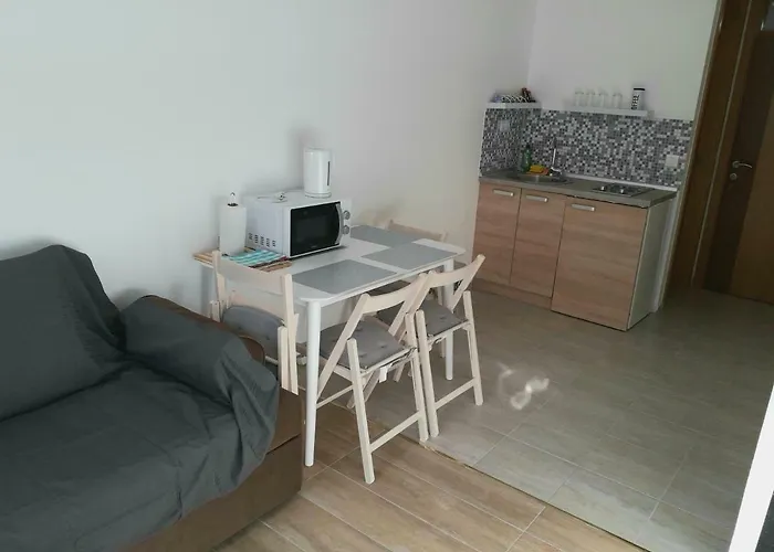 Mahala - Free Garage Konukevi