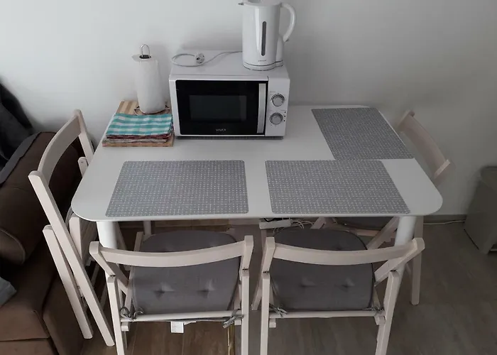 Konukevi Mahala - Free Garage