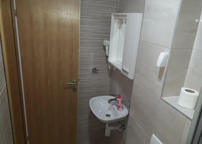 Mahala - Free Garage Konukevi Saraybosna