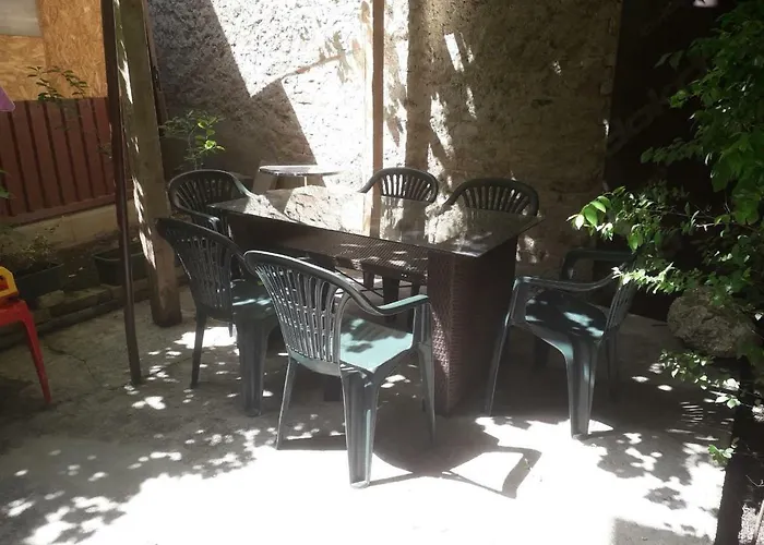 Konukevi Mahala - Free Garage Saraybosna